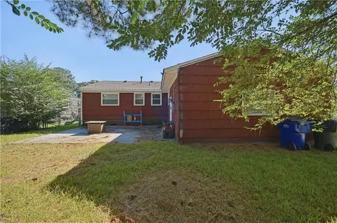 Exterior - 4600 Larkin St, Norfolk, VA 23513 photo 5 of 6