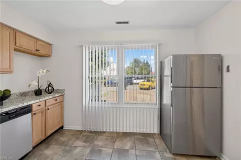 Kitchen - 5902 Appleton Ct, Virginia Beach, VA 23464 photo 3 of 3