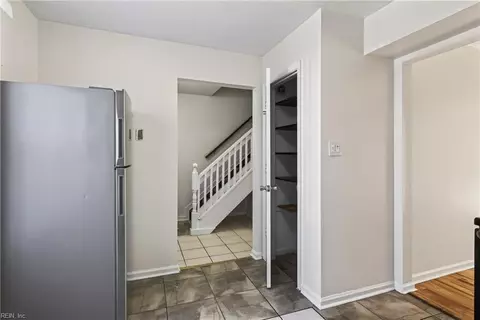 Entry Way - 5902 Appleton Ct, Virginia Beach, VA 23464 photo 2 of 3