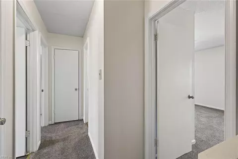 Entry Way - 5902 Appleton Ct, Virginia Beach, VA 23464 photo 3 of 3