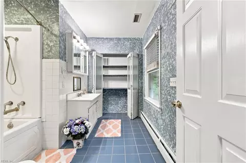 Bath - 4701 Pinehurst Ave, Norfolk, VA 23513 photo 2 of 5