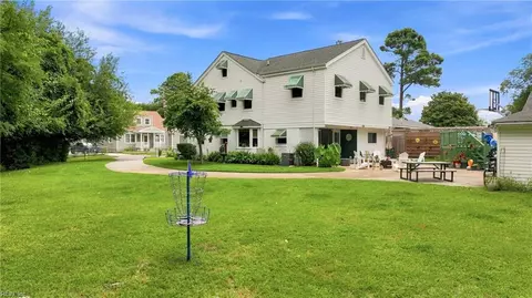 Exterior - 4701 Pinehurst Ave, Norfolk, VA 23513 photo 9 of 10