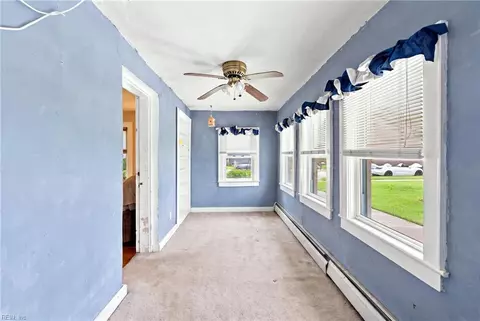 Entry Way - 4701 Pinehurst Ave, Norfolk, VA 23513 photo 4 of 5