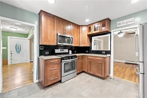 Kitchen - 4701 Pinehurst Ave, Norfolk, VA 23513 photo 5 of 6