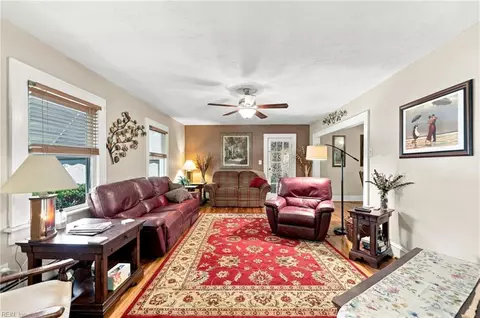 Living - 4701 Pinehurst Ave, Norfolk, VA 23513 photo 1 of 7