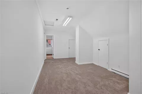 Entry Way - 6013 S River Rd, Norfolk, VA 23505 photo 4 of 4