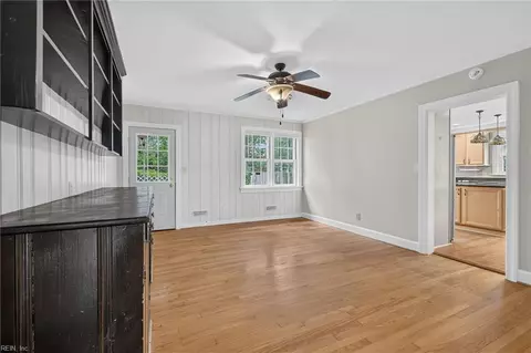 Living - 6013 S River Rd, Norfolk, VA 23505 photo 5 of 5