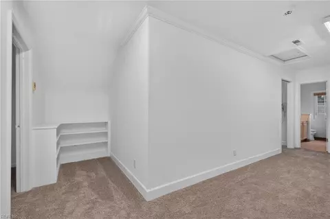 Entry Way - 6013 S River Rd, Norfolk, VA 23505 photo 2 of 4