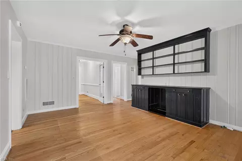 Living - 6013 S River Rd, Norfolk, VA 23505 photo 4 of 5