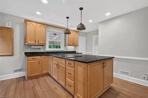 Kitchen - 6013 S River Rd, Norfolk, VA 23505 photo 2 of 5