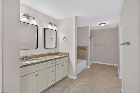 Entry Way - 5206 Texas Ave, Norfolk, VA 23513 photo 3 of 4