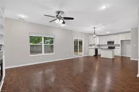 Living - 5206 Texas Ave, Norfolk, VA 23513 photo 1 of 3