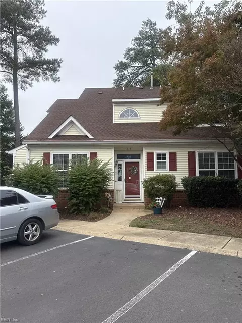 819 Oak Springs Ct, Newport News, VA 23602