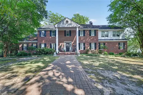 4040 Bridgehampton Ln, Virginia Beach, VA 23455