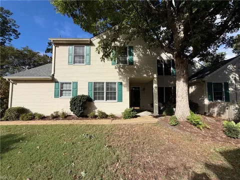 905 Lakecrest Ct, Newport News, VA 23602