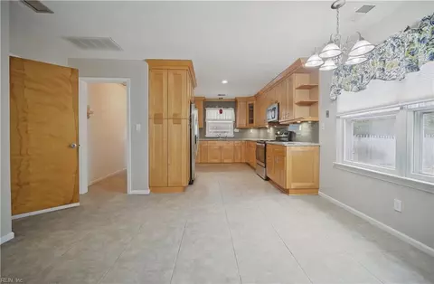 Other - 1637 While Ln, Norfolk, VA 23518 photo 3 of 12