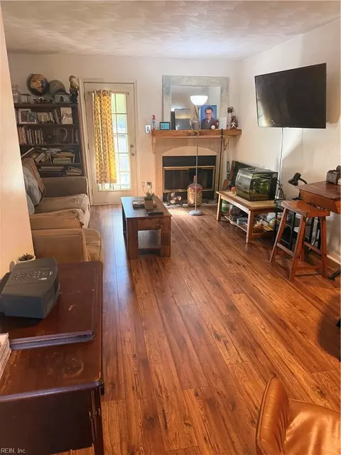 1411 Deerpond Ln, Virginia Beach, VA 23464