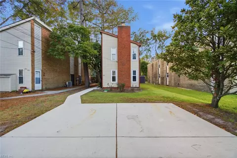 505 Barberton Dr, Virginia Beach, VA 23451