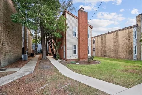 505 Barberton Dr, Virginia Beach, VA 23451