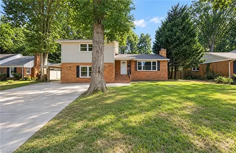 537 Hallmark Dr, Newport News, VA 23606