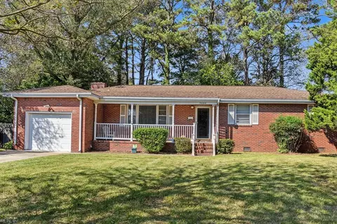 5004 Smith Farm Rd, Virginia Beach, VA 23455