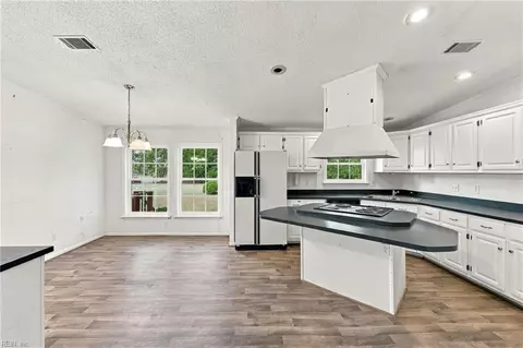 Kitchen - 419 Daniels Rd, Corapeake, NC 27926 photo 5 of 6