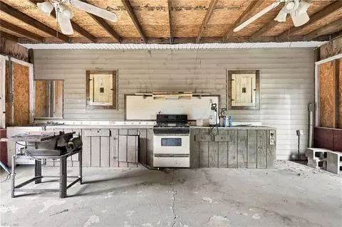 Kitchen - 419 Daniels Rd, Corapeake, NC 27926 photo 6 of 6