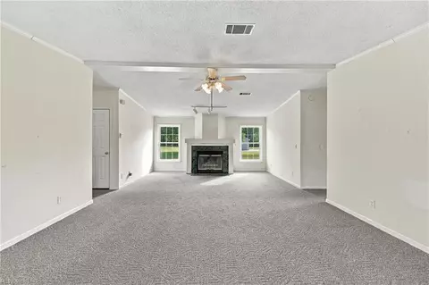 Living - 419 Daniels Rd, Corapeake, NC 27926 photo 2 of 4