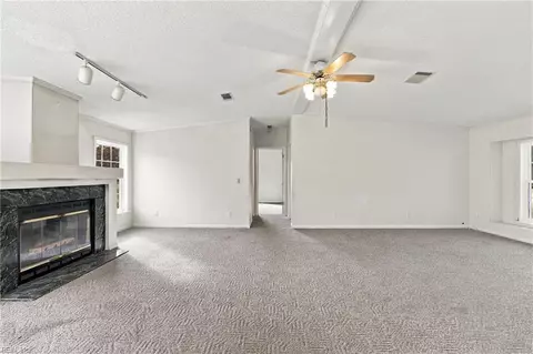 Living - 419 Daniels Rd, Corapeake, NC 27926 photo 4 of 4