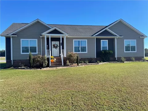 25324 Guy Place Rd, Courtland, VA 23837