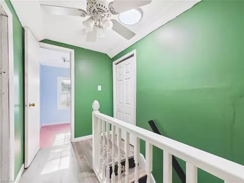 Entry Way - 8 Clover St, Hampton, VA 23669 photo 4 of 4