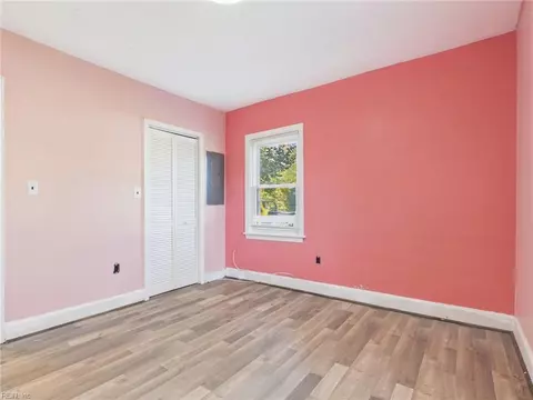 Bedroom - 8 Clover St, Hampton, VA 23669 photo 2 of 5