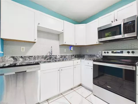 Kitchen - 8 Clover St, Hampton, VA 23669 photo 2 of 2