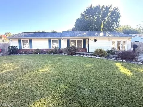 422 Barcelona Ln, Virginia Beach, VA 23452