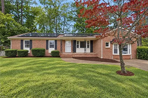 918 Arnett Dr, Newport News, VA 23608