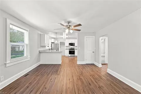 Living - 4861 Elmhurst Ave, Norfolk, VA 23513 photo 4 of 4