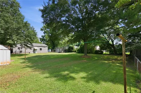Exterior - 4861 Elmhurst Ave, Norfolk, VA 23513 photo 8 of 12