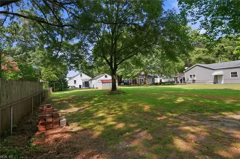 Exterior - 4861 Elmhurst Ave, Norfolk, VA 23513 photo 9 of 12
