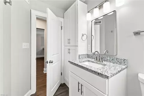 Bath - 4861 Elmhurst Ave, Norfolk, VA 23513 photo 2 of 3