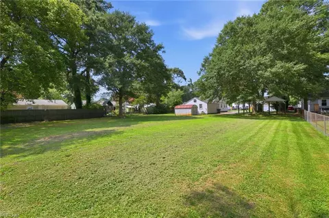 Exterior - 4861 Elmhurst Ave, Norfolk, VA 23513 photo 10 of 12