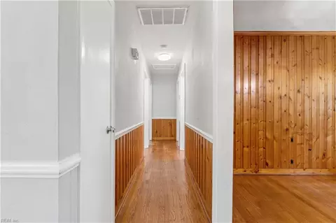 Entry Way - 819 Sharpley Ave, Hampton, VA 23666 photo 1 of 3