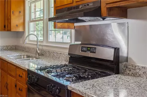 Kitchen - 819 Sharpley Ave, Hampton, VA 23666 photo 4 of 4