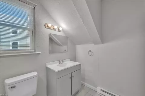 Bath - 809 Whitehead Ave, Norfolk, VA 23523 photo 2 of 2