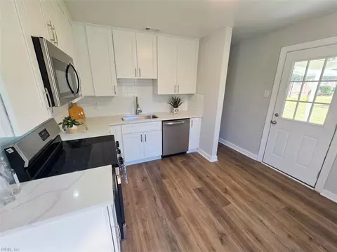Kitchen - 2814 Rosalee Dr, Hampton, VA 23661 photo 1 of 3