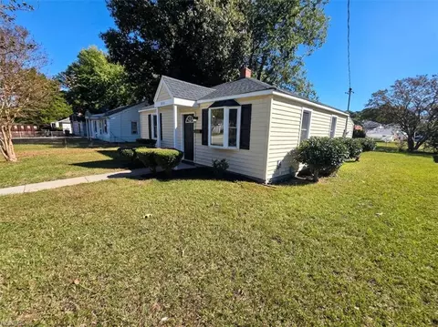 Exterior - 2814 Rosalee Dr, Hampton, VA 23661 photo 3 of 5