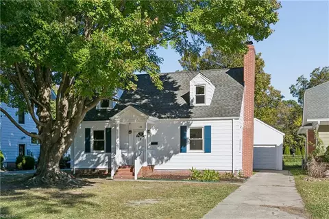 Exterior - 138 Hampton Roads Ave, Hampton, VA 23661 photo 3 of 13