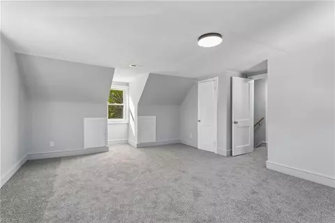 Bedroom - 138 Hampton Roads Ave, Hampton, VA 23661 photo 7 of 10