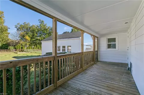 Exterior - 138 Hampton Roads Ave, Hampton, VA 23661 photo 8 of 13