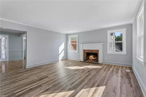Living - 138 Hampton Roads Ave, Hampton, VA 23661 photo 1 of 5