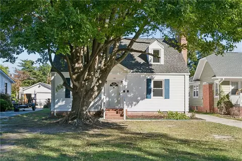 Exterior - 138 Hampton Roads Ave, Hampton, VA 23661 photo 4 of 13